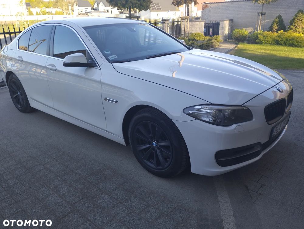 BMW Seria 5 525d Touring - 2