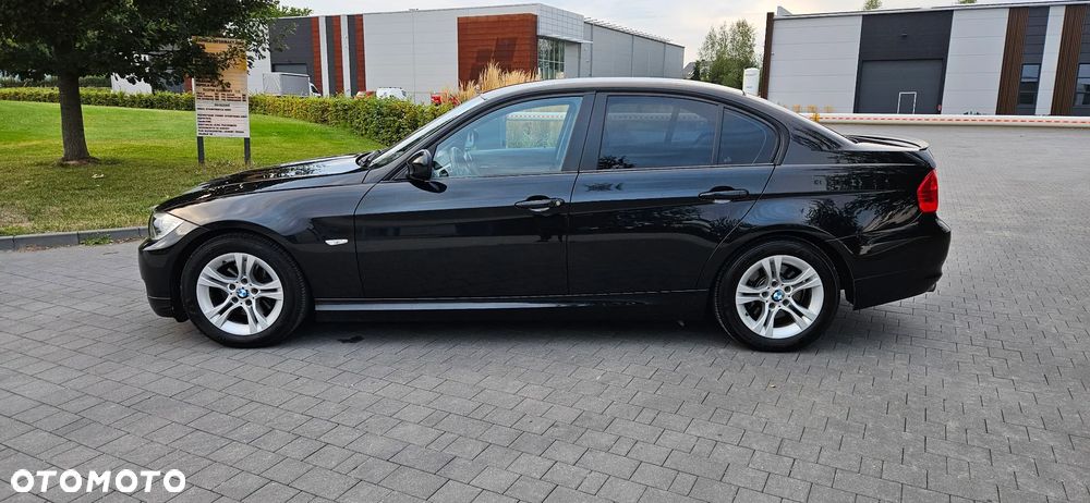 BMW Seria 3 320i - 3