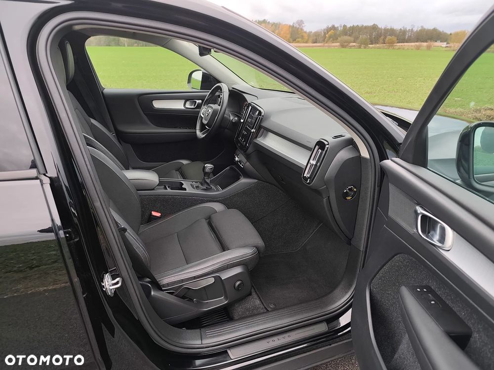 Volvo XC 40 T3 Momentum - 26