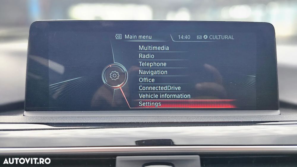 BMW Seria 3 330e iPerformance Luxury Line - 38