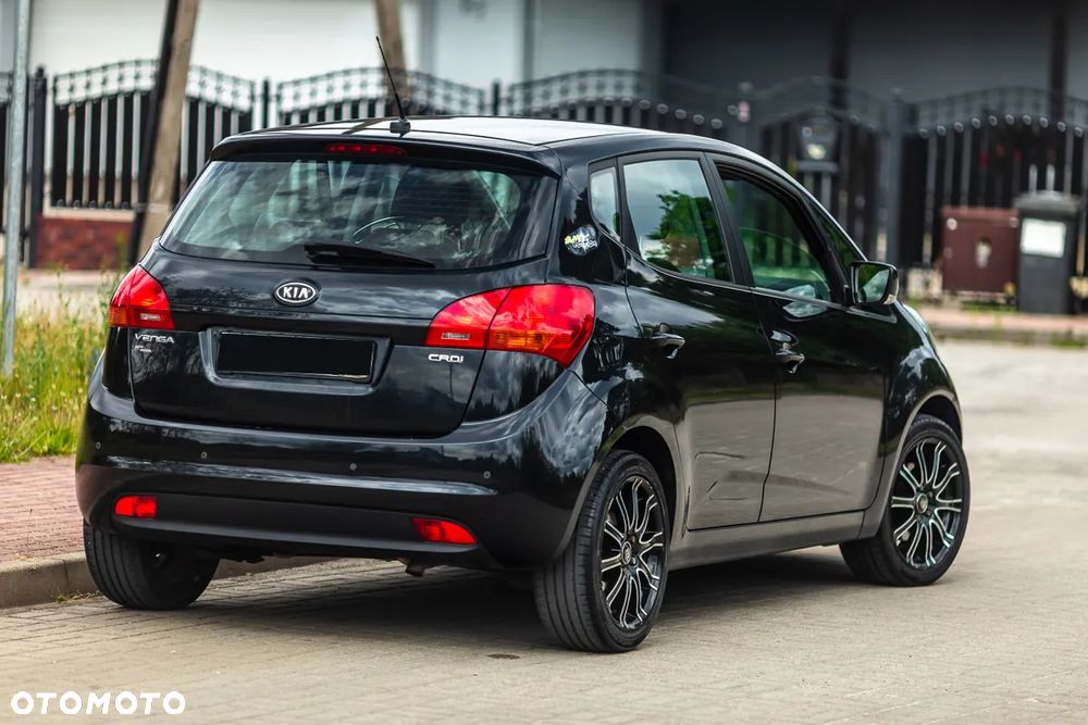 Kia Venga - 10