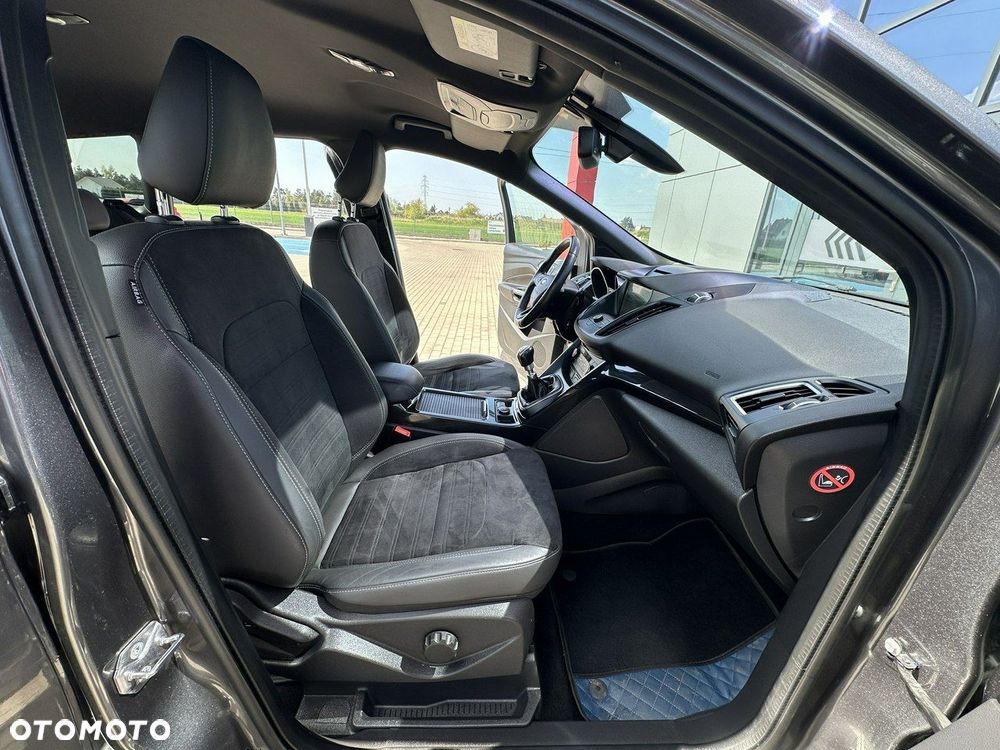 Ford Kuga 1.5 EcoBoost 2x4 ST-Line - 14