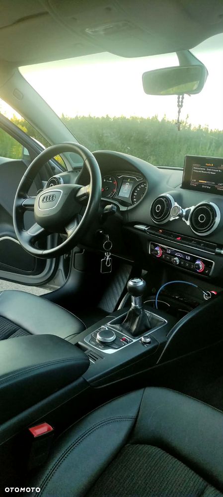 Audi A3 Sportback 2.0 TDI (clean diesel) Ambiente - 11