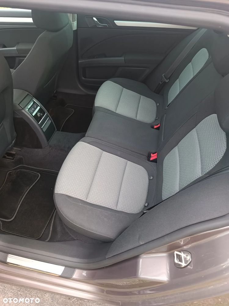 Skoda Superb 2.0 TSI DSG Exclusive - 28