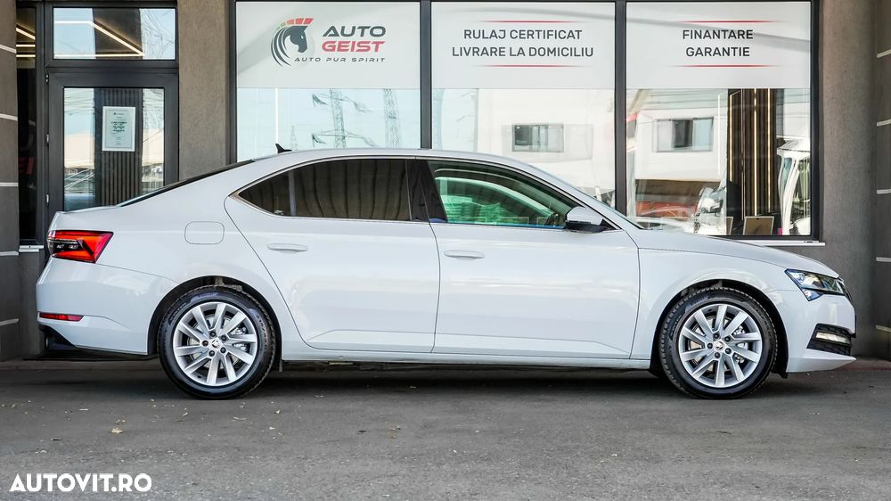 Skoda Superb 2.0 TDI DSG Ambition - 8