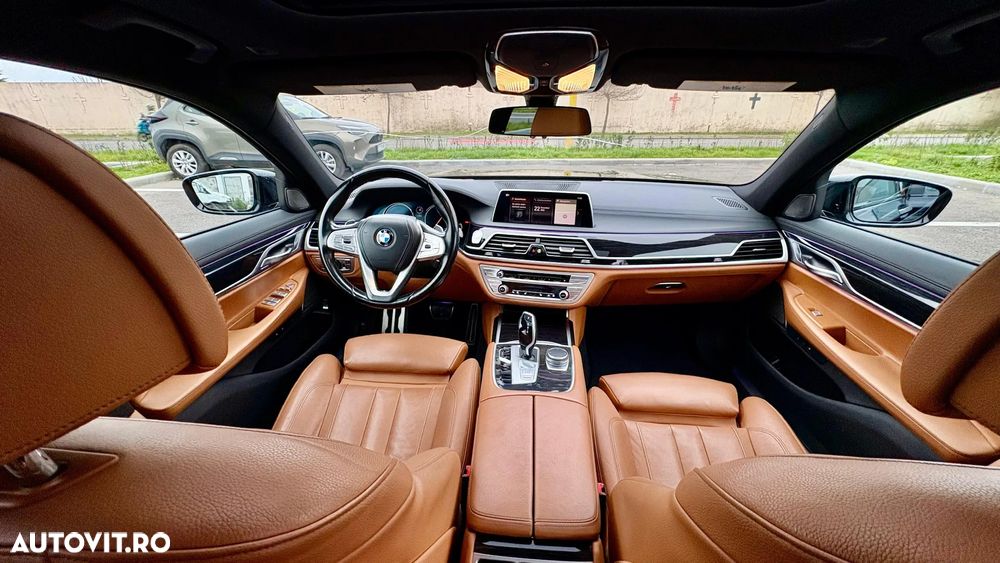 BMW Seria 7 740Li - 23