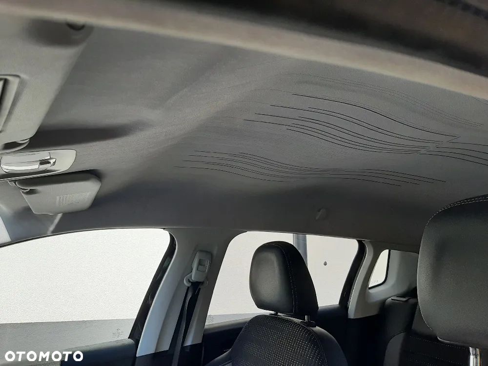 Peugeot 2008 - 12