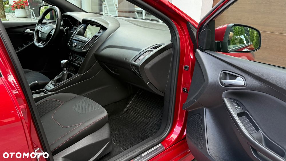 Ford Focus 1.0 EcoBoost Start-Stopp-System ST-LINE DESIGN - 8