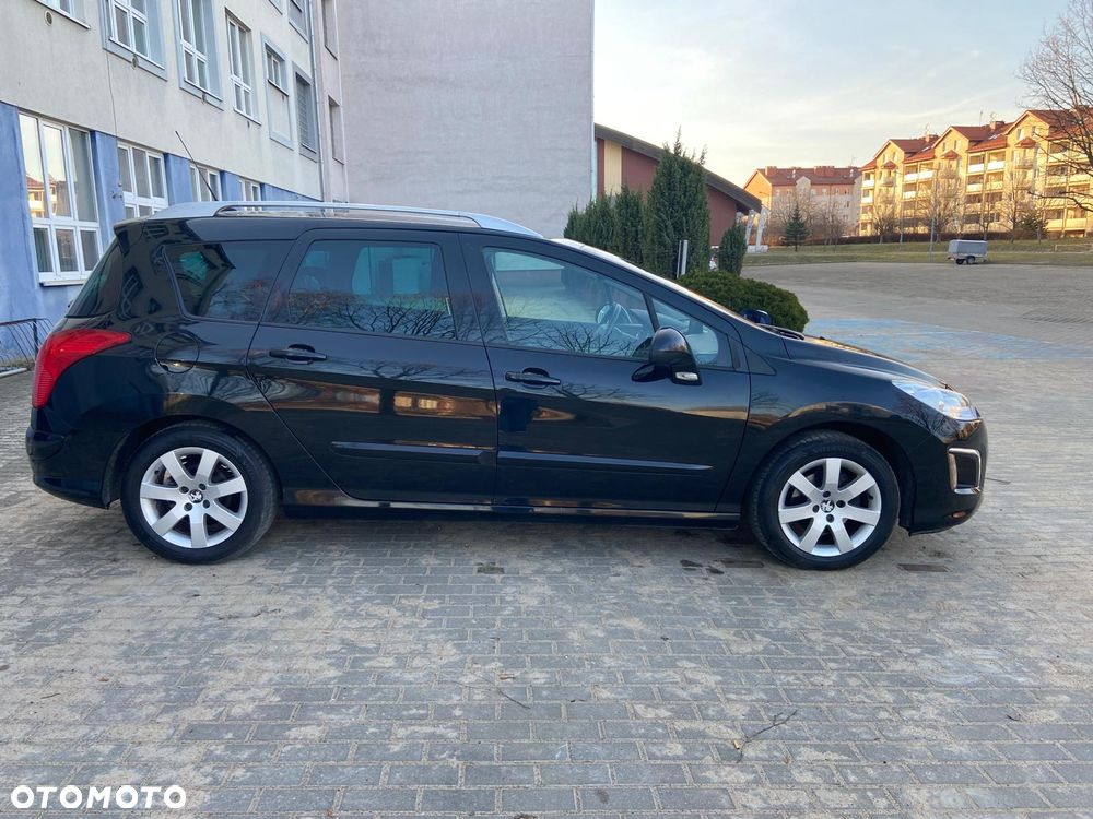 Peugeot 308 - 8