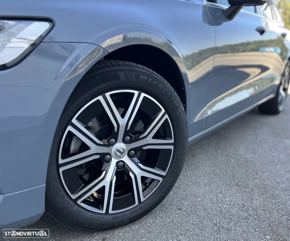 Volvo V60 2.0 B4 Core Auto - 9