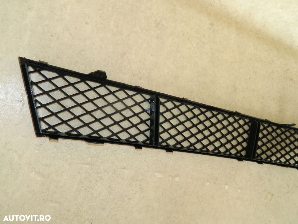 Grila centrala dintre proiectoare, BMW Seria 5, F10  /  F11, 2009, 2010, 2011, 2012, 2013,, 51117285950 - 4