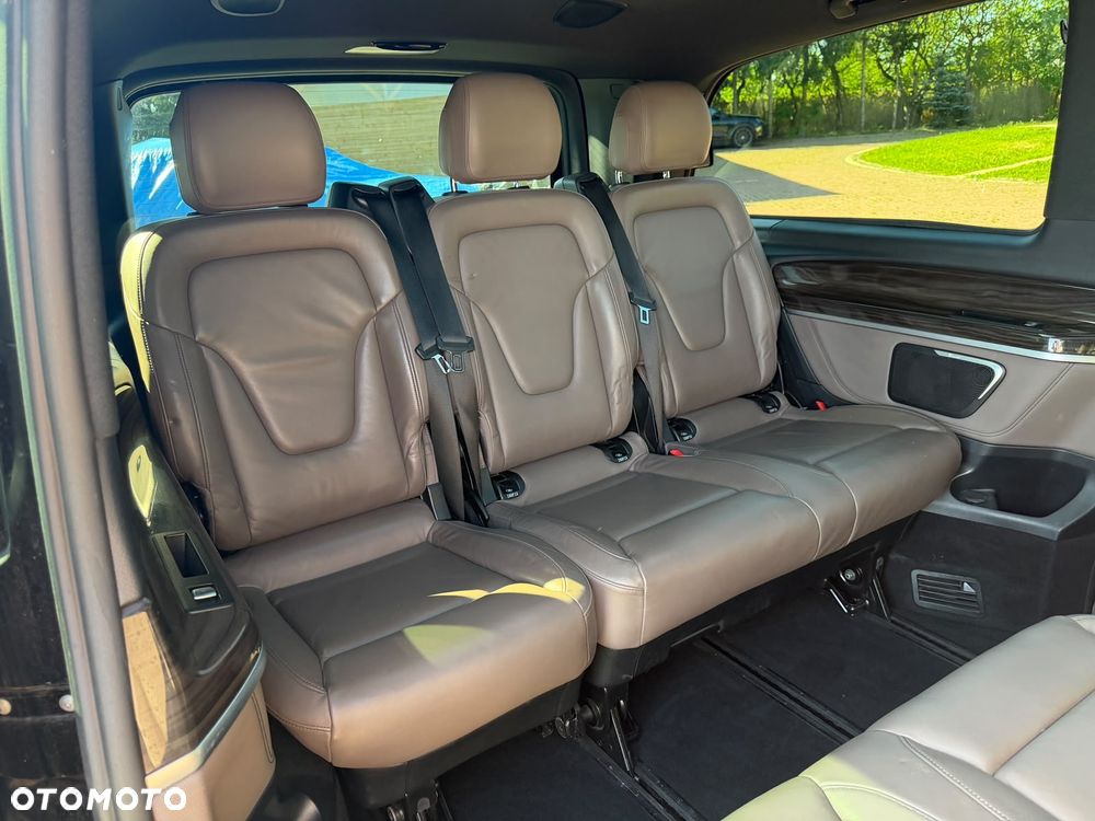Mercedes-Benz Klasa V 300 d extralang 4Matic 9G-TRONIC Exclusive - 36