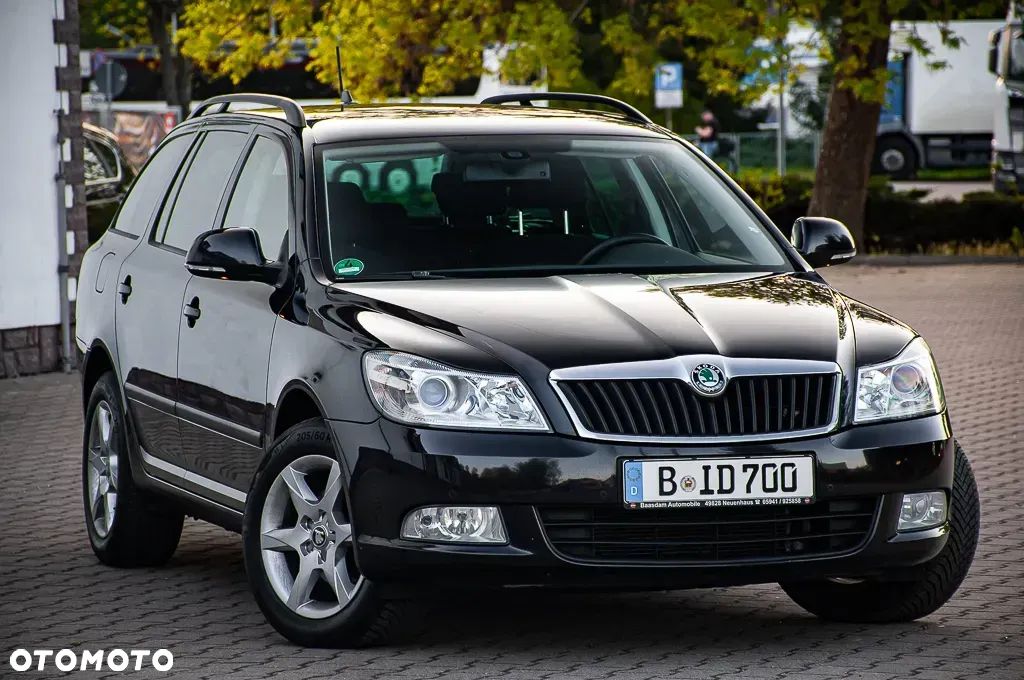 Skoda Octavia Combi 2.0 TDI DPF DSG Ambition - 1