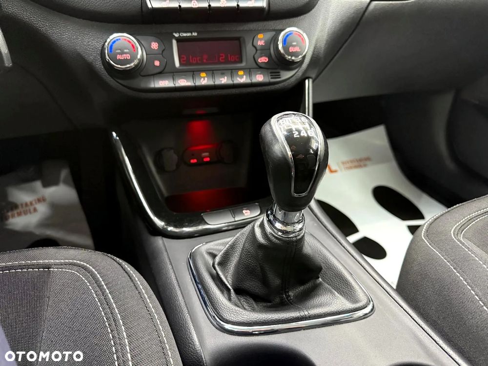 Kia Ceed 1.6 CRDi 128 Platinum Edition - 19
