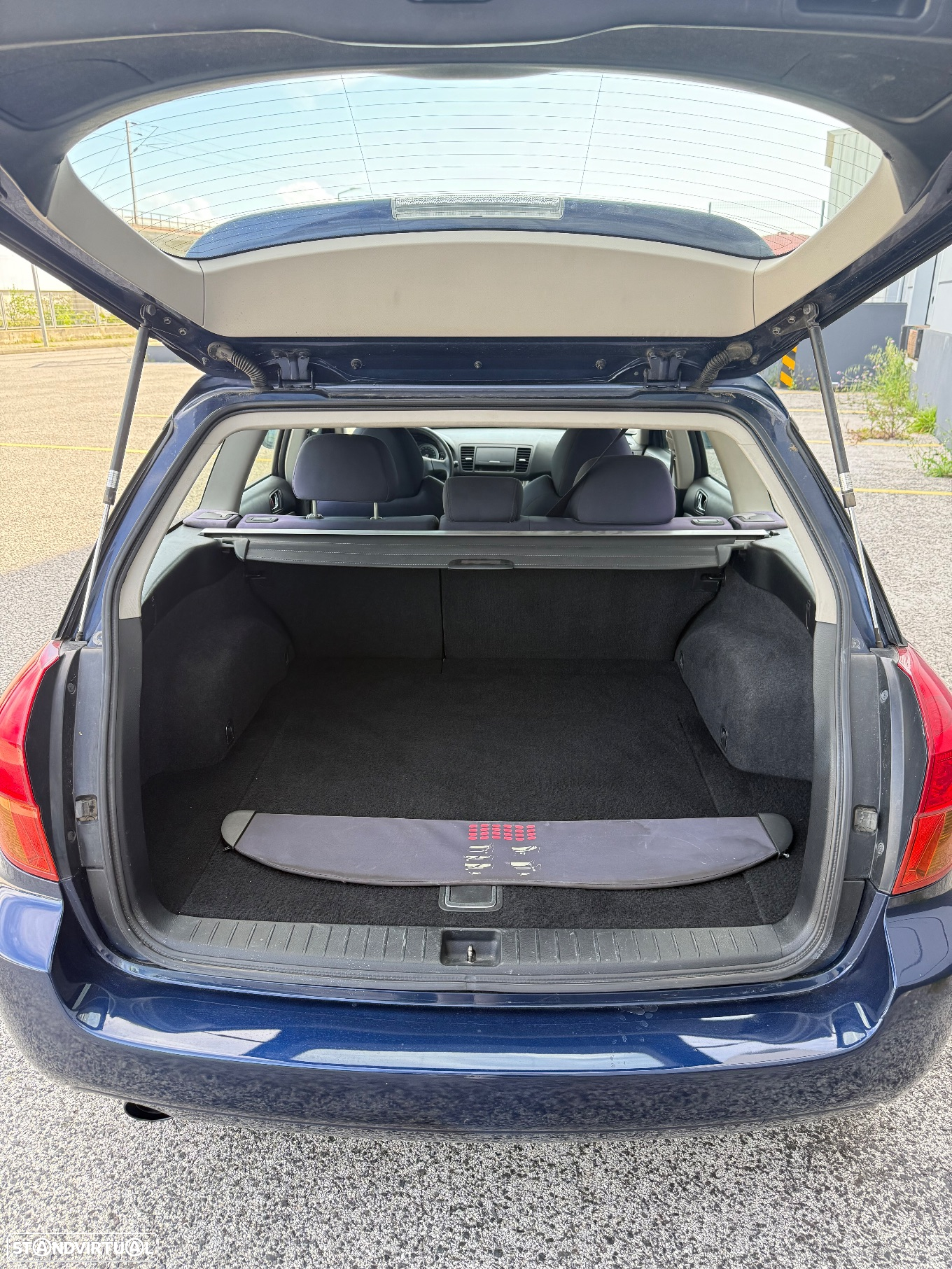 Subaru Legacy - 11