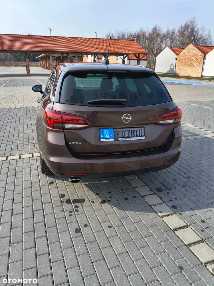 Opel Astra 1.6 CDTI Dynamic S&S - 2