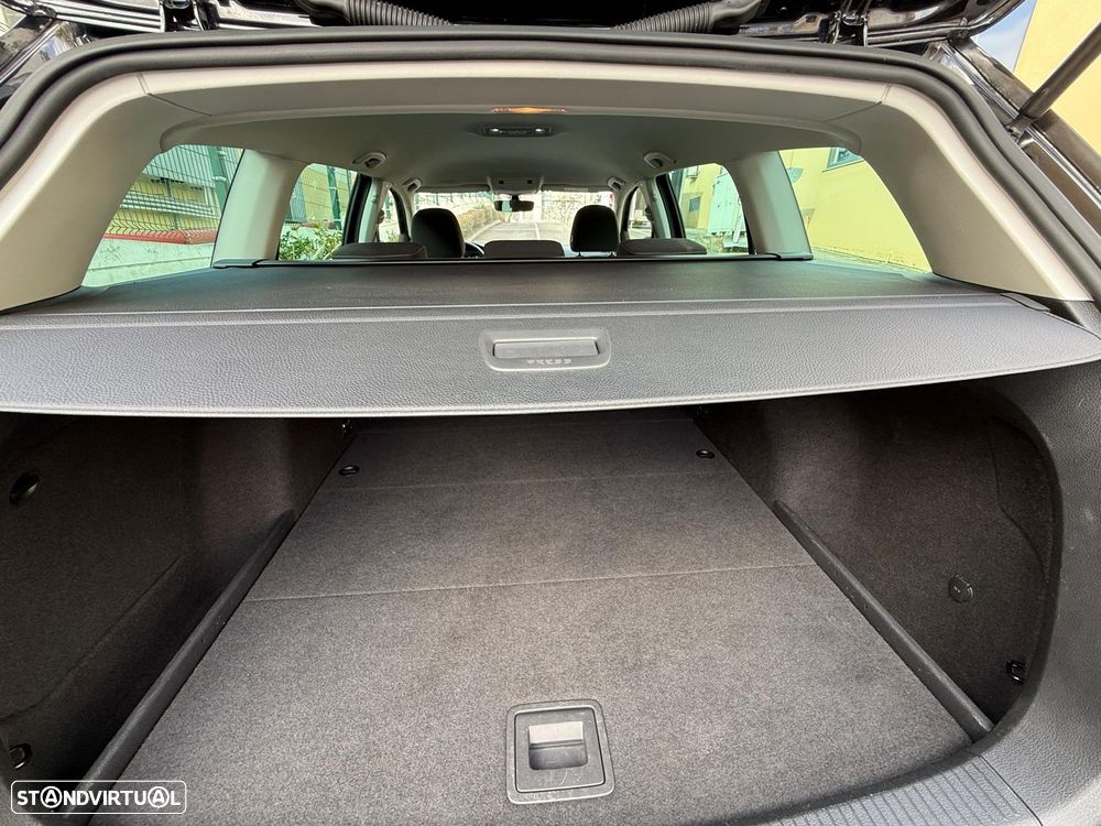 VW Golf Variant 1.6 TDi Highline DSG - 53