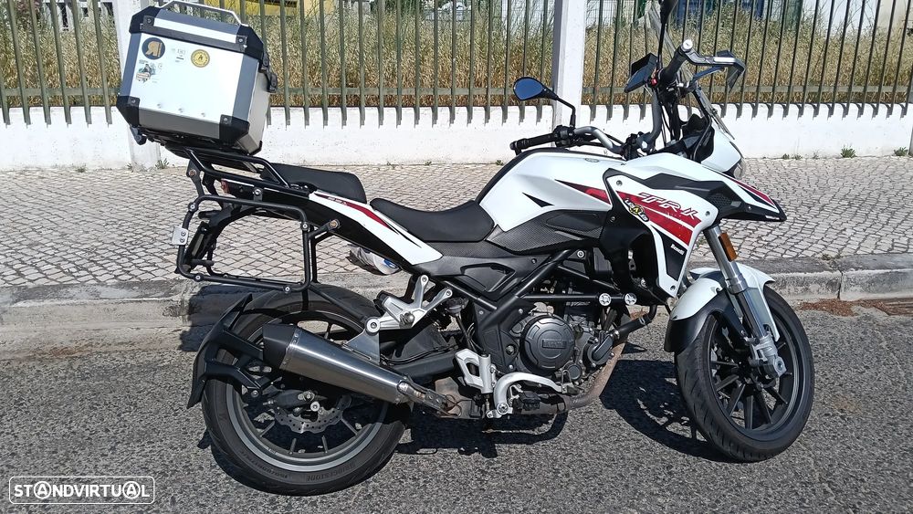 Benelli TRK 251 - 14