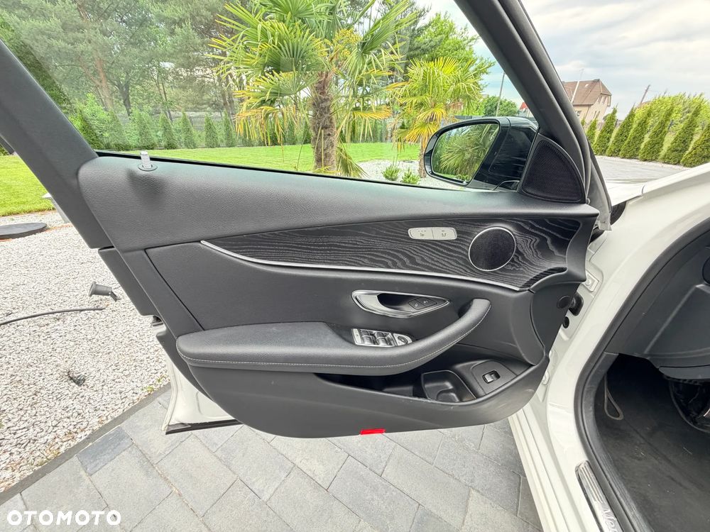 Mercedes-Benz Klasa E 220 d 4-Matic - 13