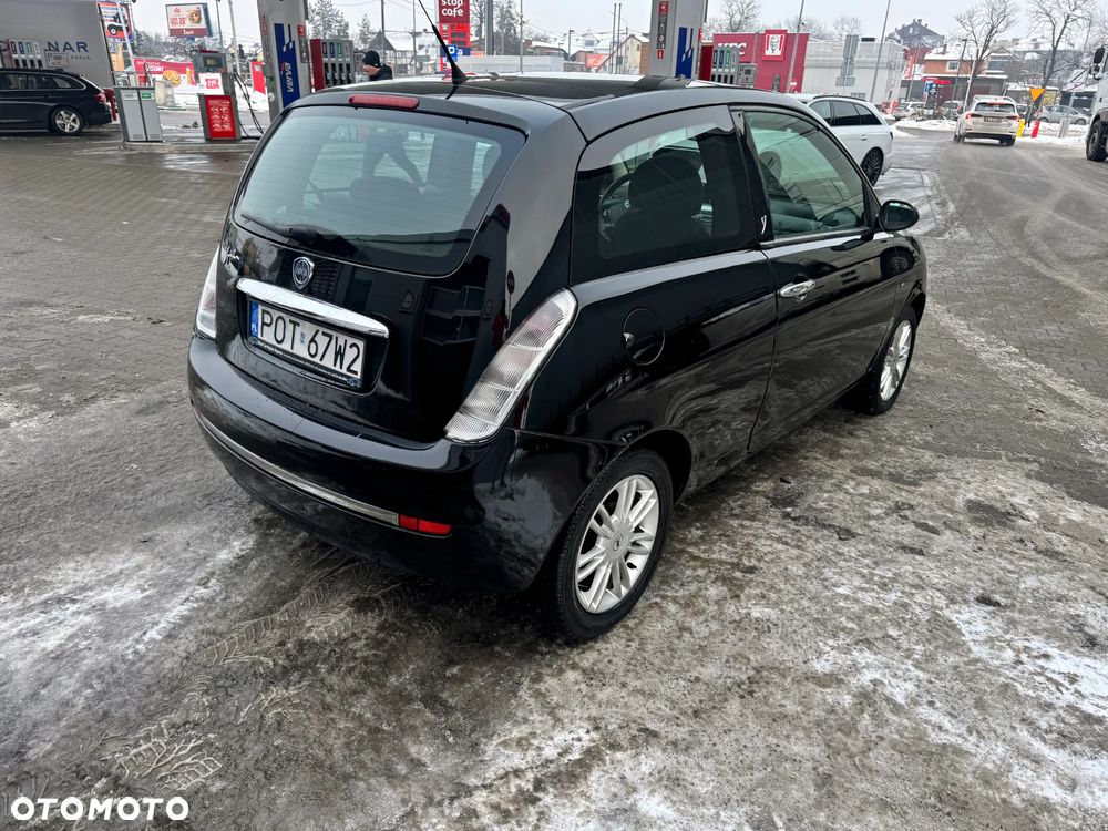 Lancia Ypsilon Y 1.4 8v Oro - 4