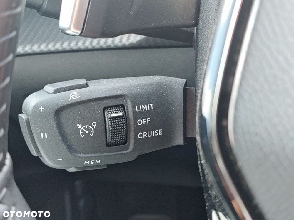 Peugeot 2008 1.2 PureTech Allure S&S EAT8 - 18