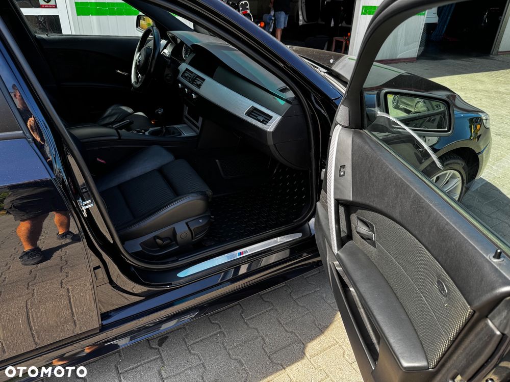 BMW Seria 5 523i Touring - 19