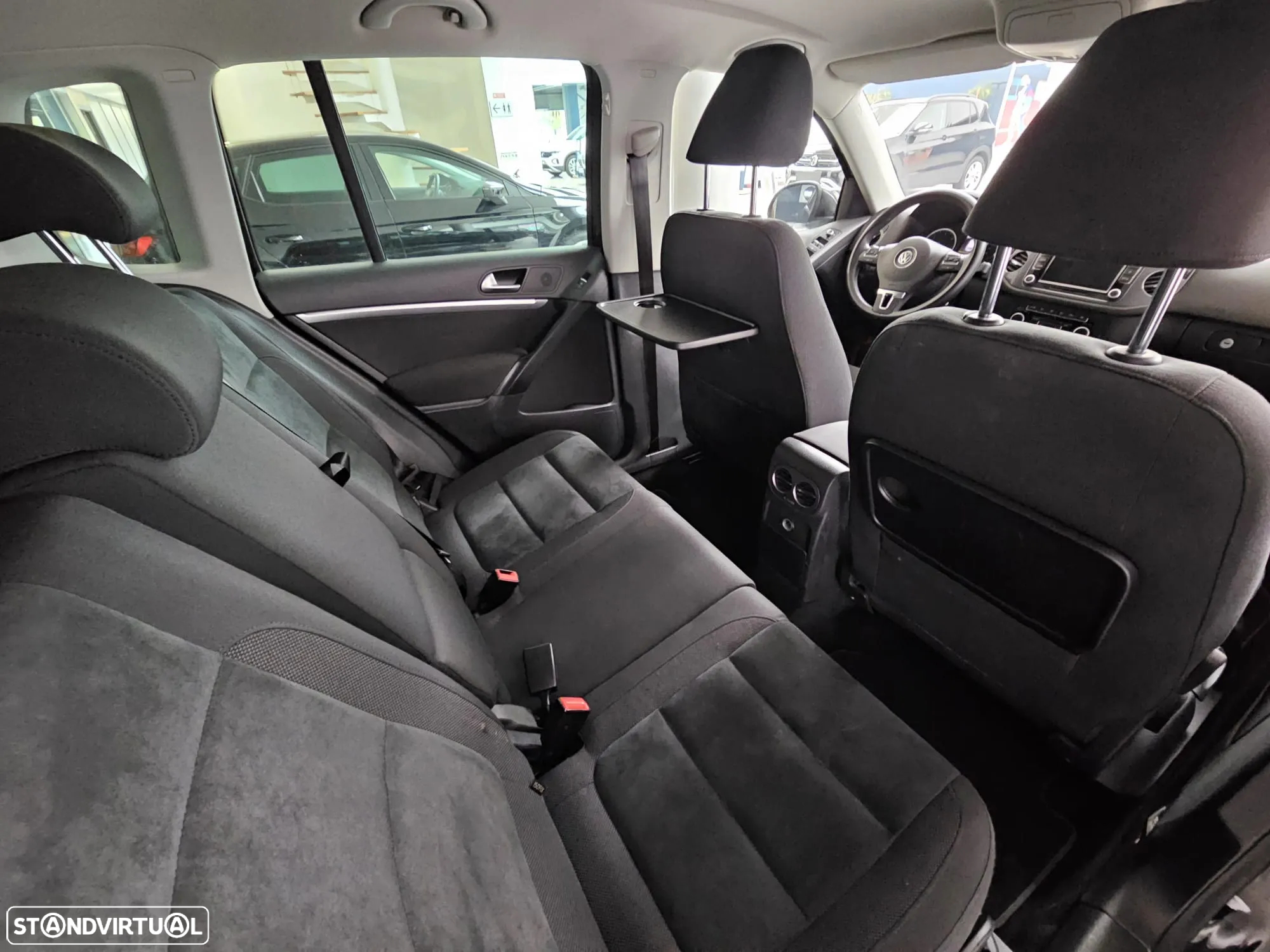 VW Tiguan 2.0 TDi Sport BlueMotion - 9