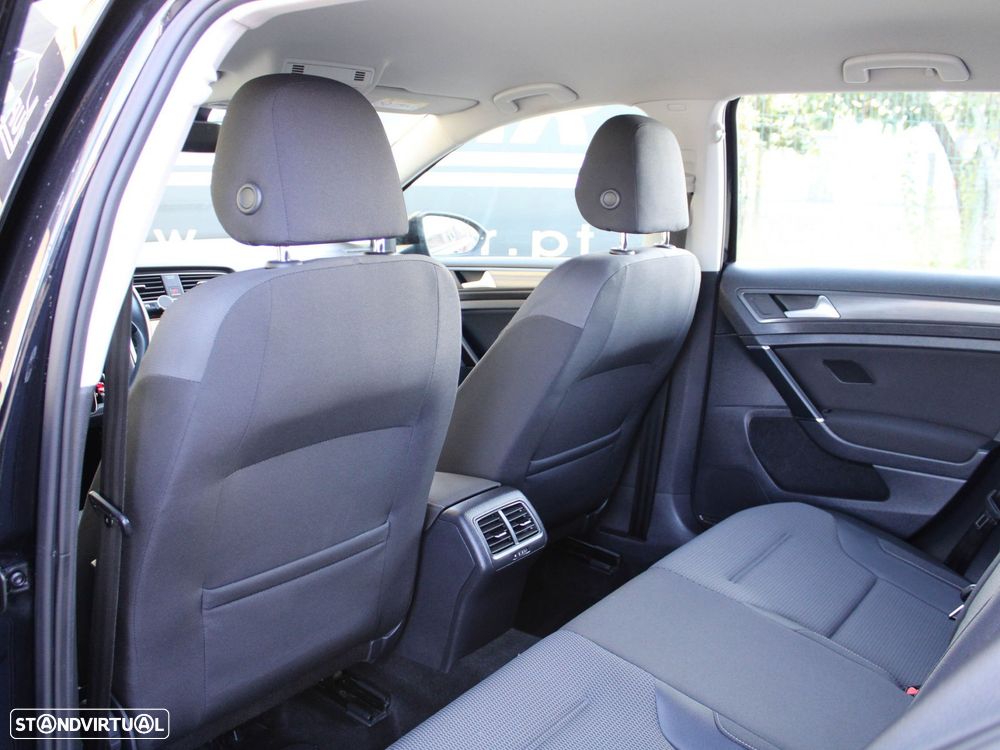 VW Golf Variant 2.0 TDi Confortline - 47