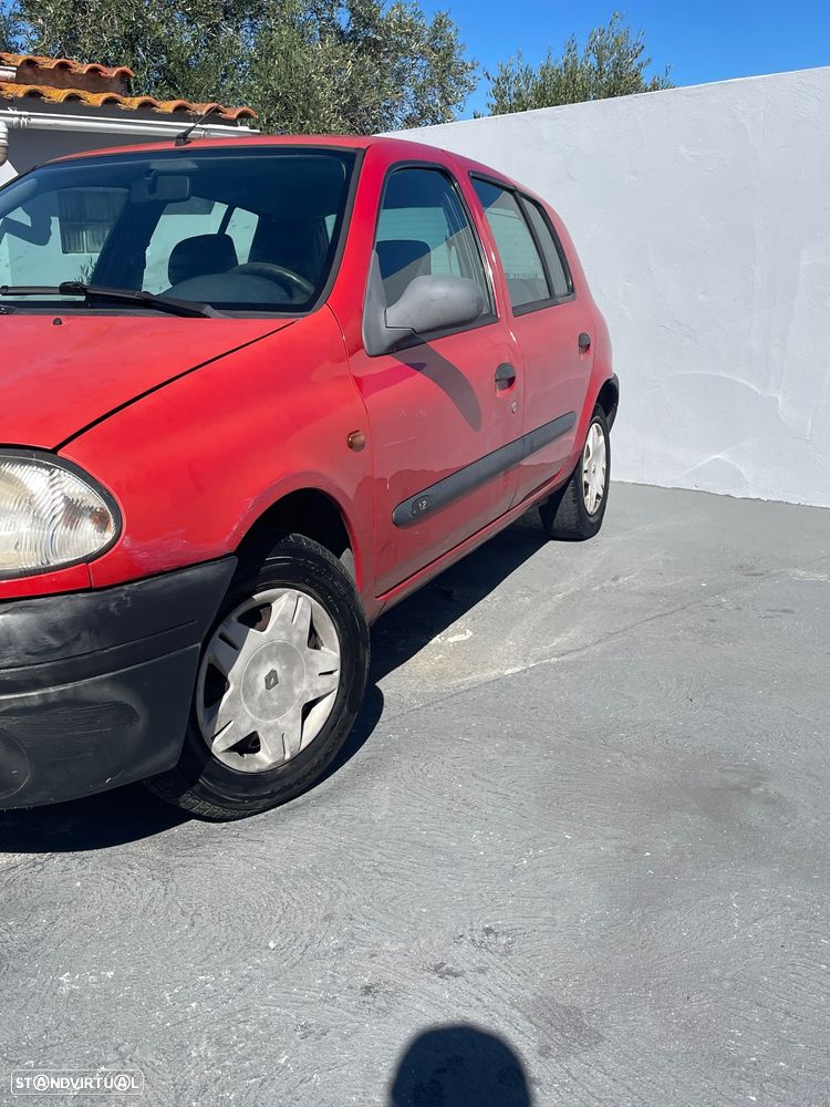 Renault Clio - 2