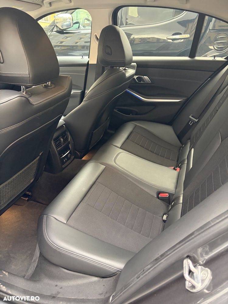 BMW Seria 3 330i AT - 6