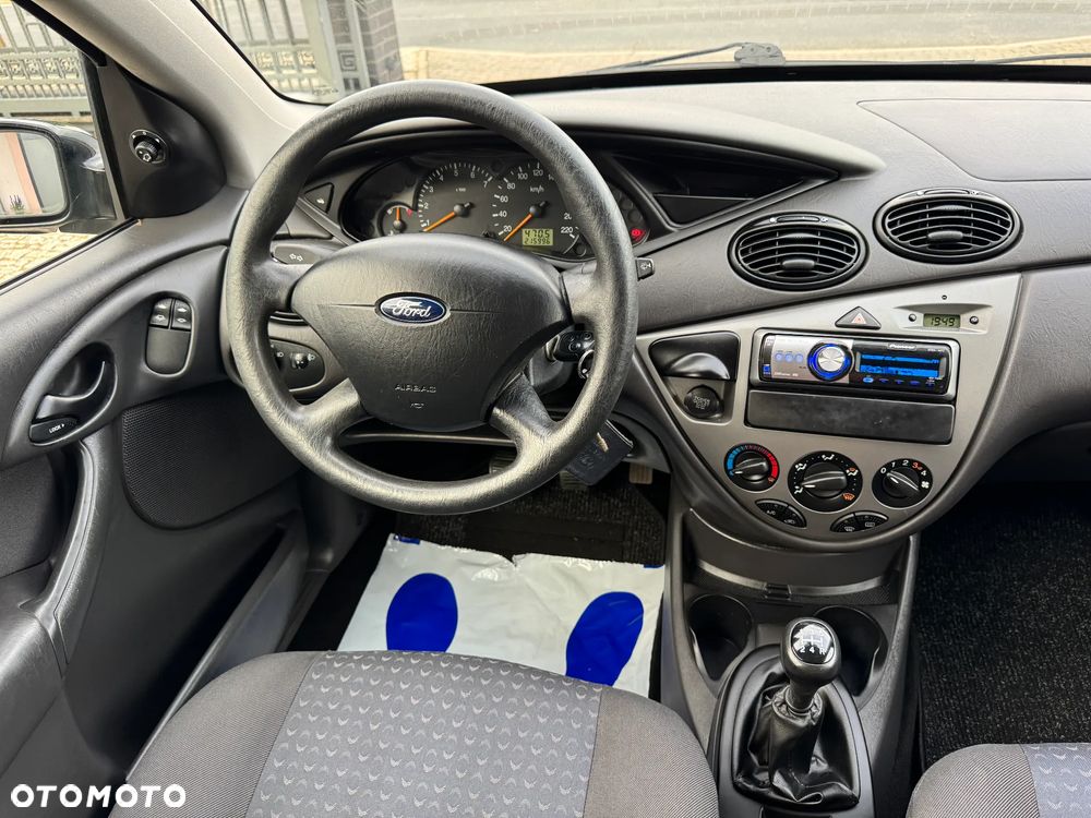 Ford Focus 1.6 16V Style - 18
