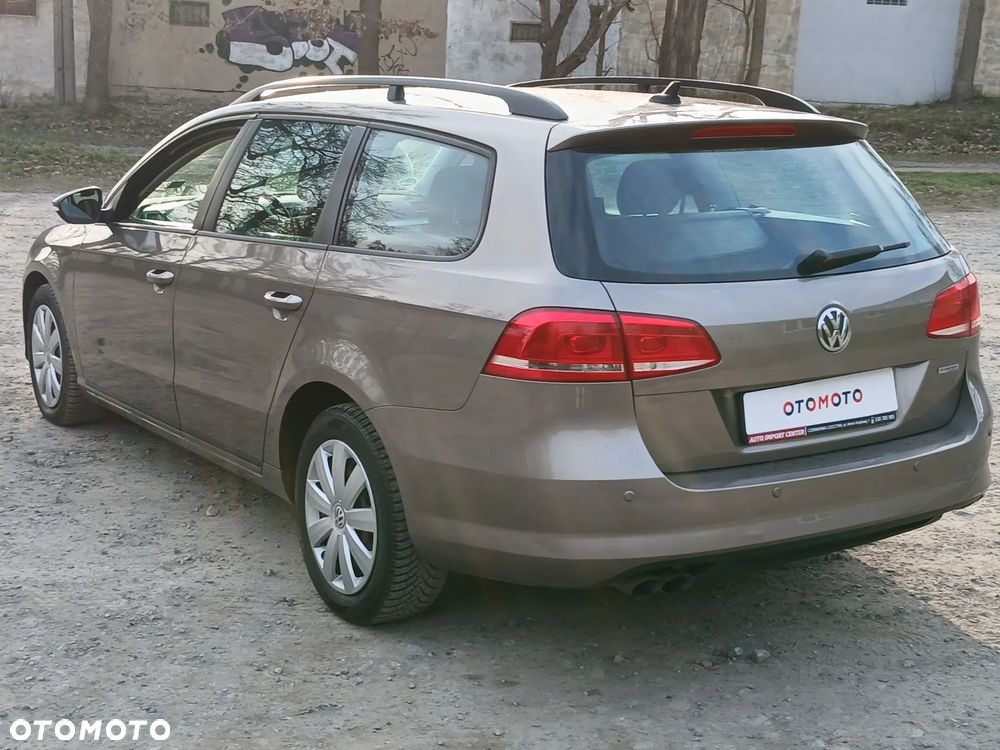 Volkswagen Passat - 19