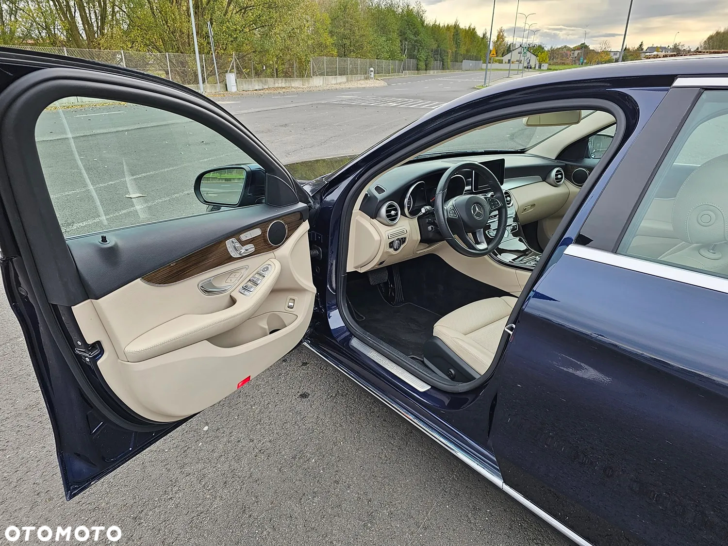 Mercedes-Benz Klasa C 300 7G-TRONIC - 17