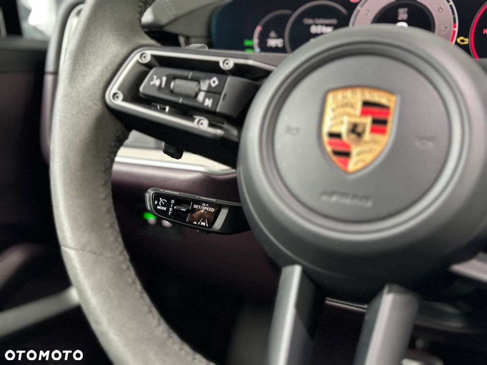 Porsche Cayenne - 21