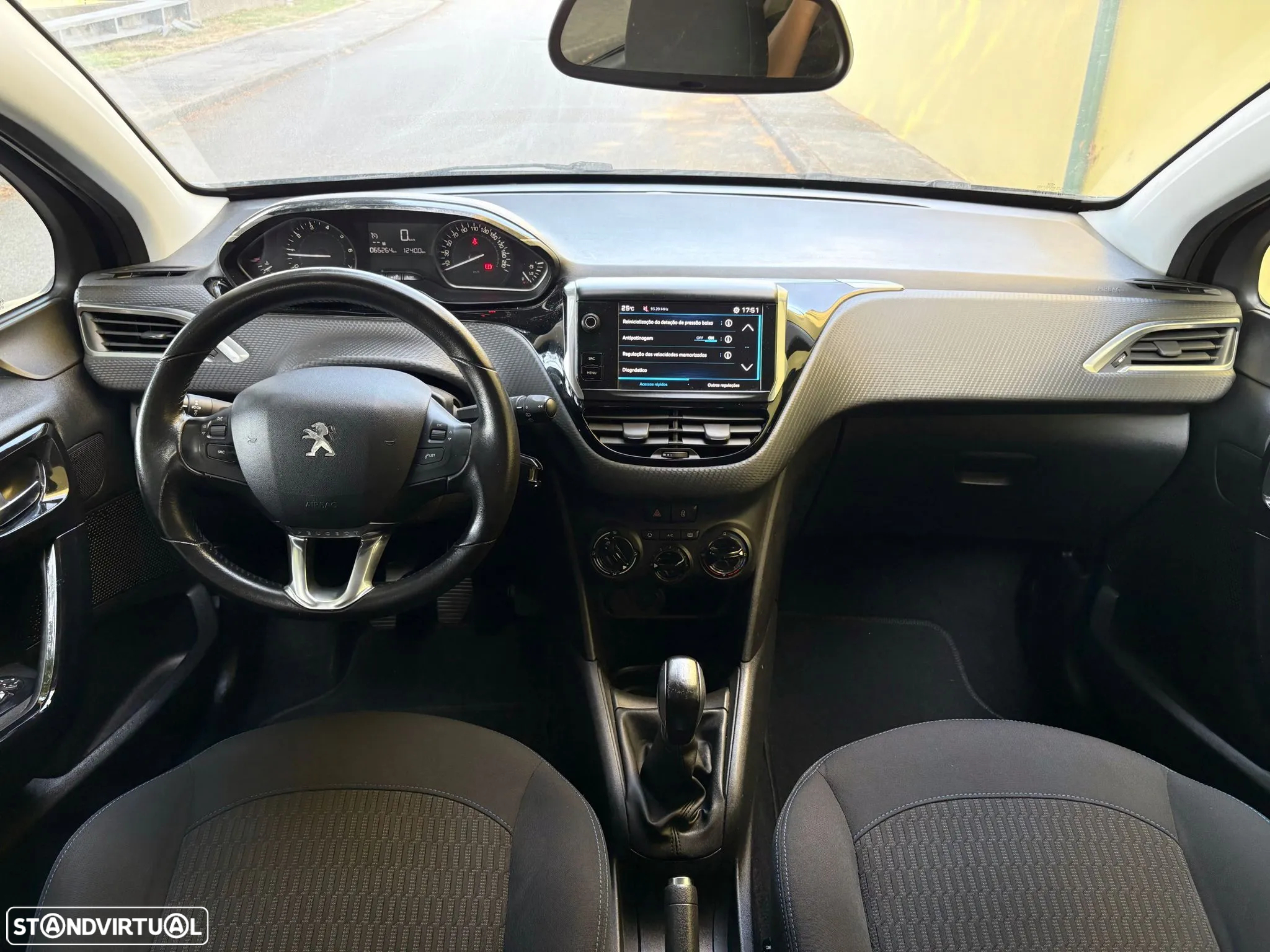 Peugeot 208 1.2 PureTech Style - 5