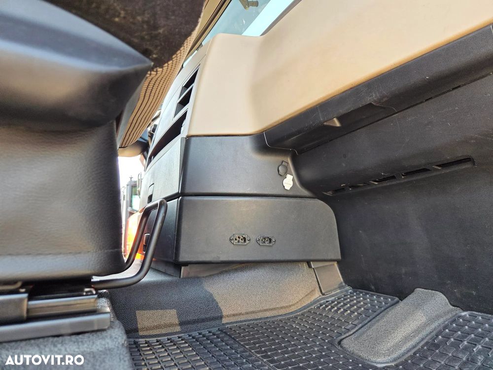 MAN TGX 18.500 4x2, 2018, 485.044km, rulata in GERMANIA, Carte identitateRAR, KIT BASCULARE, FULL OPTION, cutie automata+intarder, frigider, Aer cond STATIONARE, jante Aluminiu, anv 80% ok, rez aluminiu, posibilitate leasing 2 ani-PROMOTIE 21.900 Eur+Tva - 33