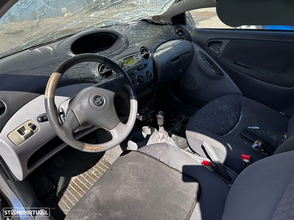 Toyota Yaris 1.0 vvti de 2000 para peças - 6