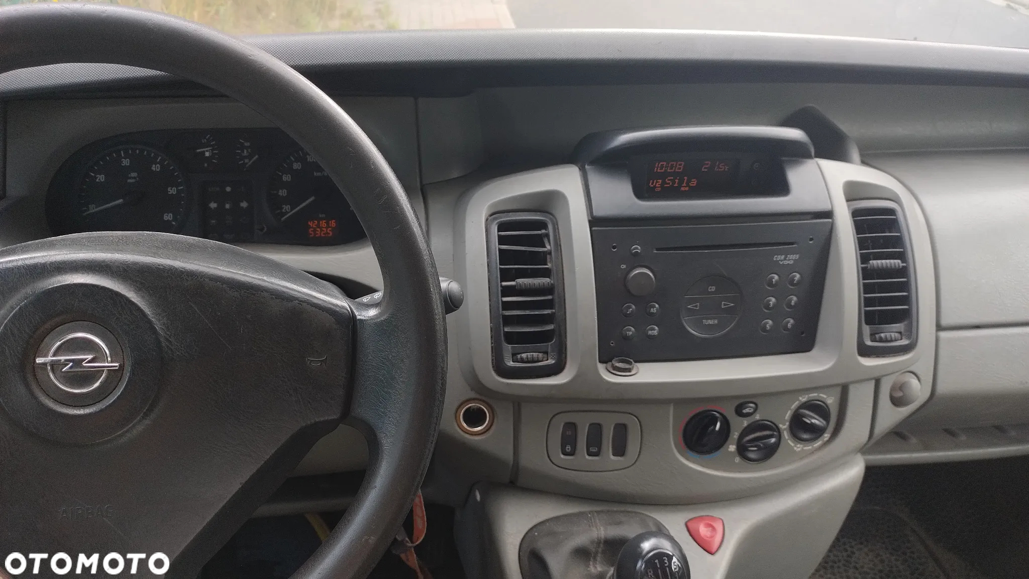 Opel Vivaro - 11