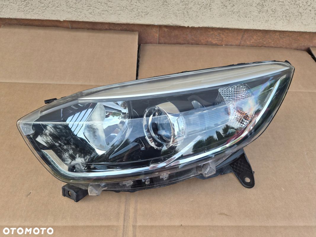 LAMPA PRZEDNIA RENAULT CAPTUR I ORYGINAŁ - 1