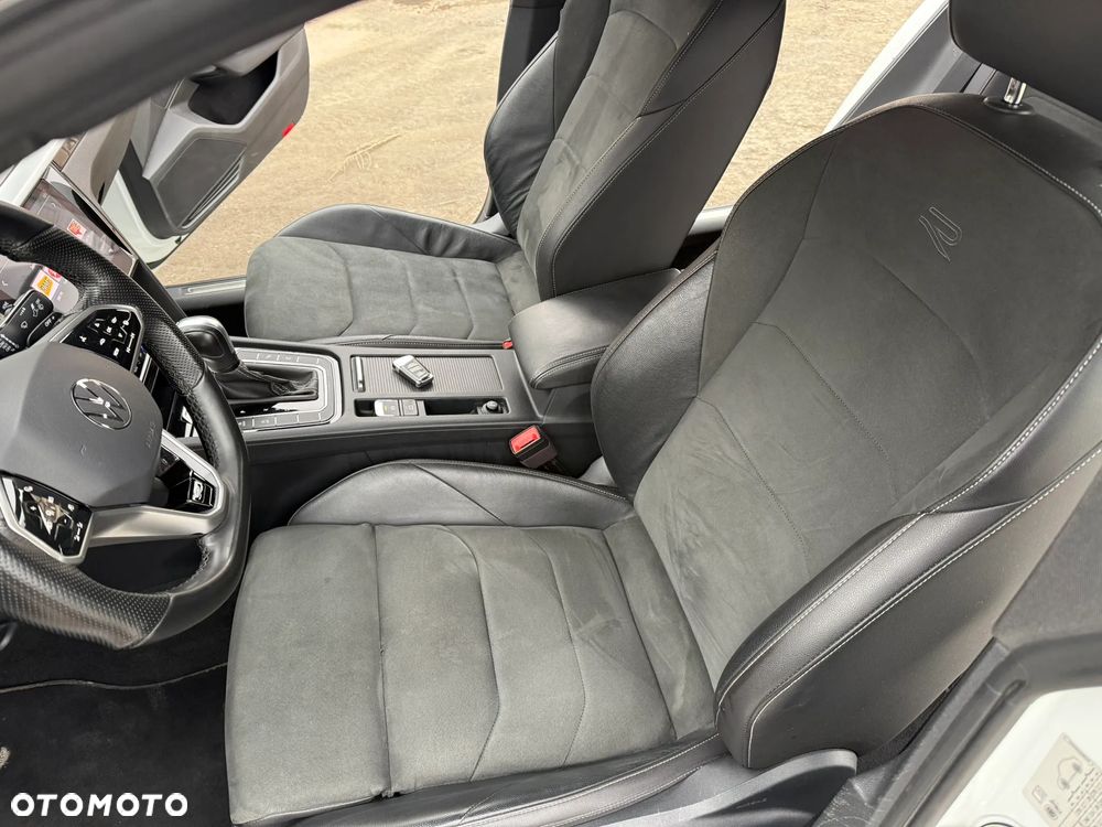 Volkswagen Arteon 2.0 TDI SCR DSG R-Line - 12
