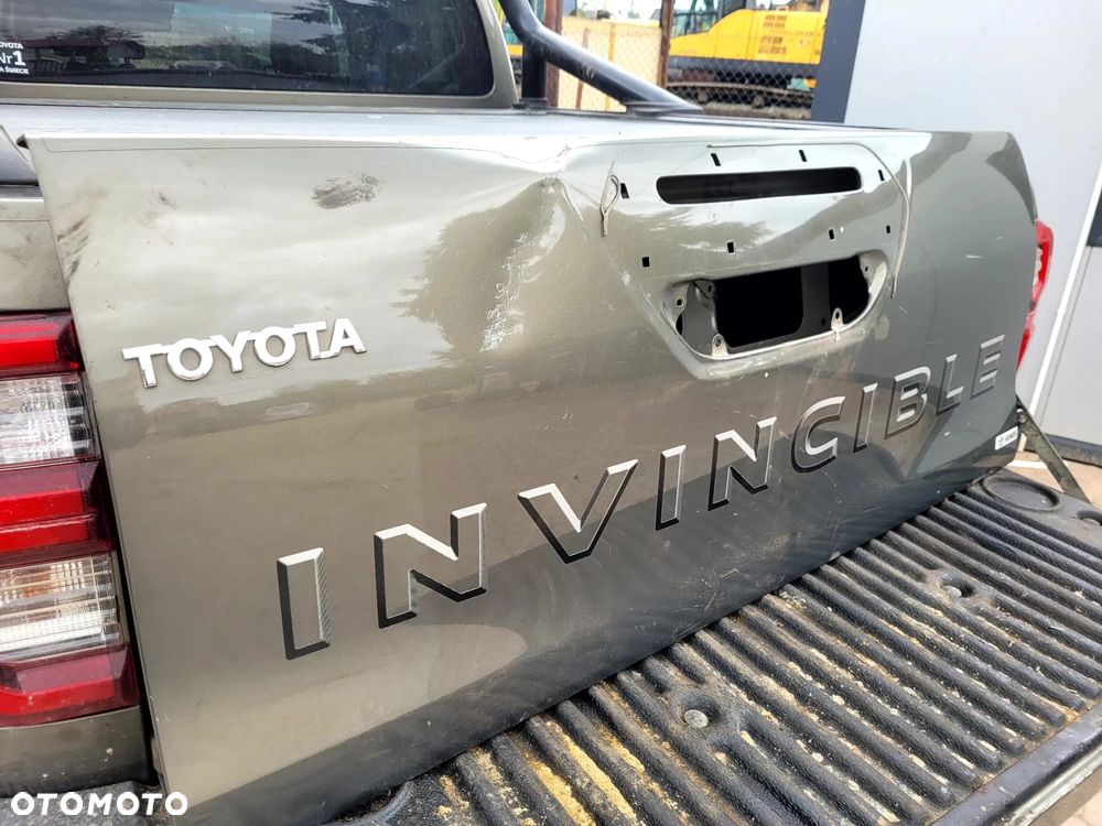 Toyota HILUX - 2