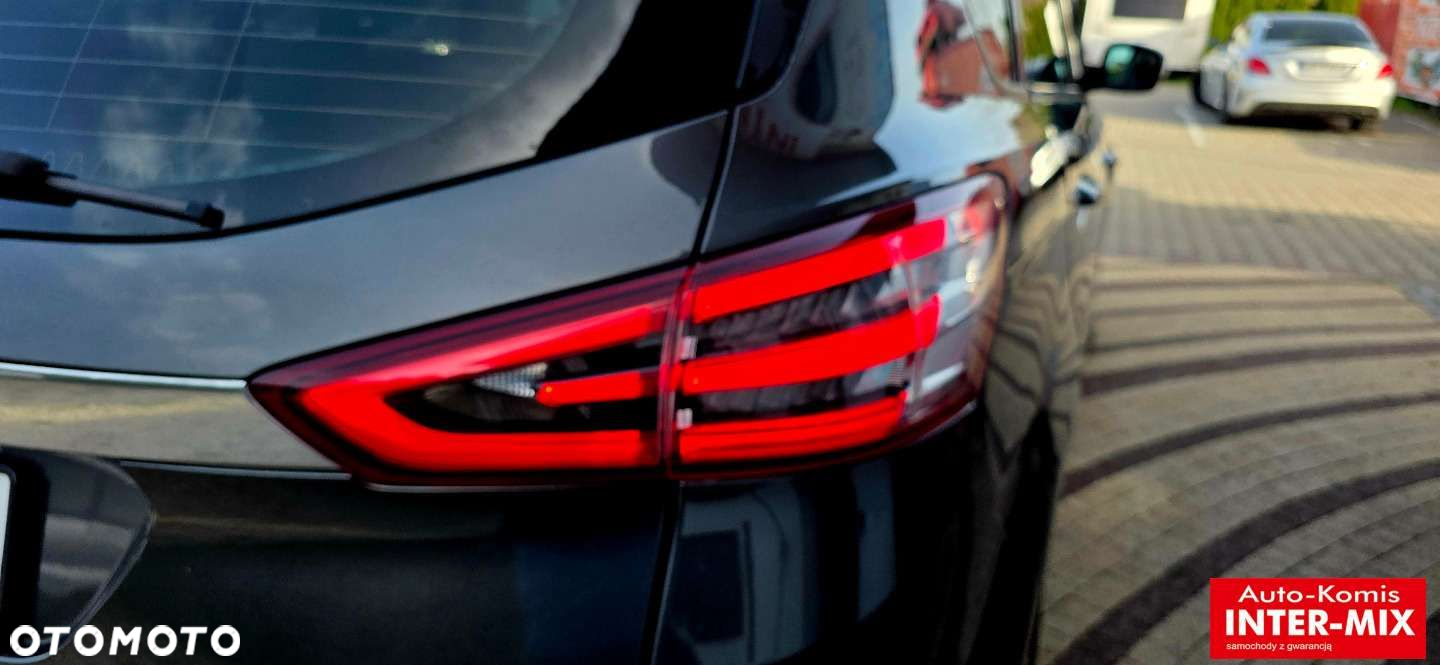 Ford S-Max - 12