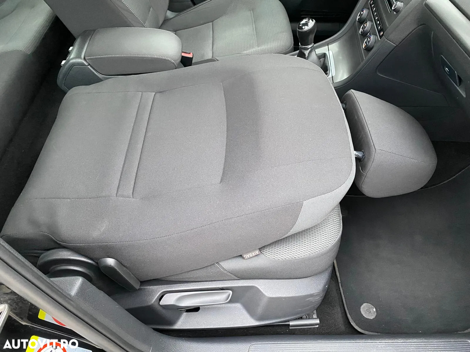 Volkswagen Golf 1.6 TDI BMT Comfortline - 12