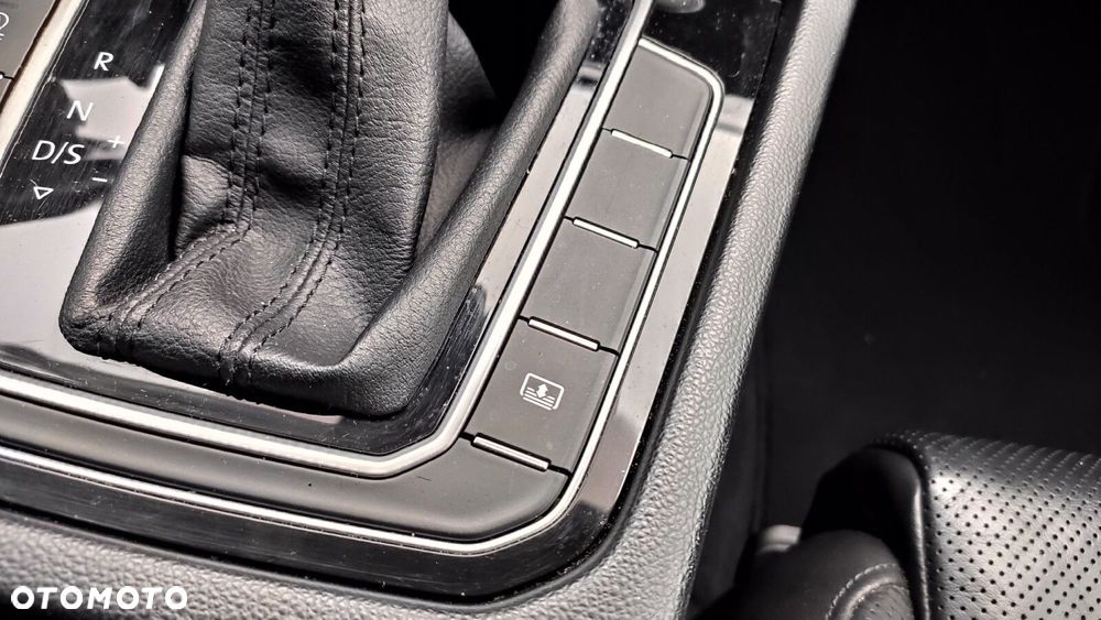 Volkswagen Passat - 36