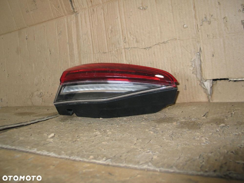 lampa tyl led lewa w klape skoda octavia 4 IV kombi 5E7945307 oryginal - 9