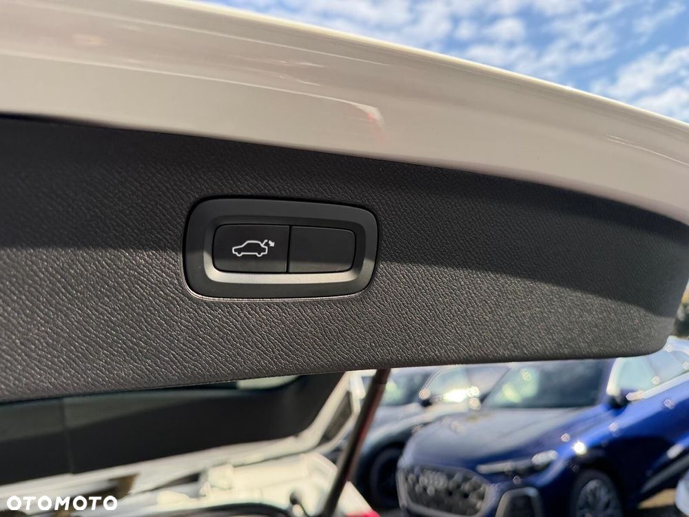Volvo XC 90 B5 D AWD Plus Bright - 37