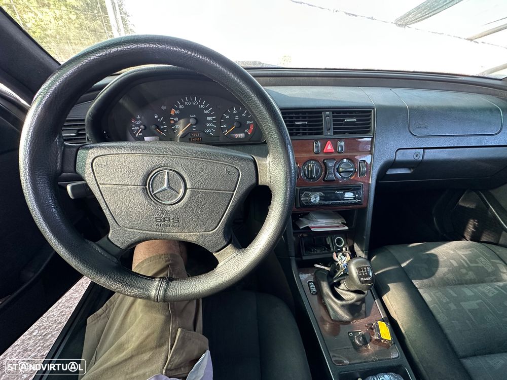 Mercedes-Benz C 220 D - 24
