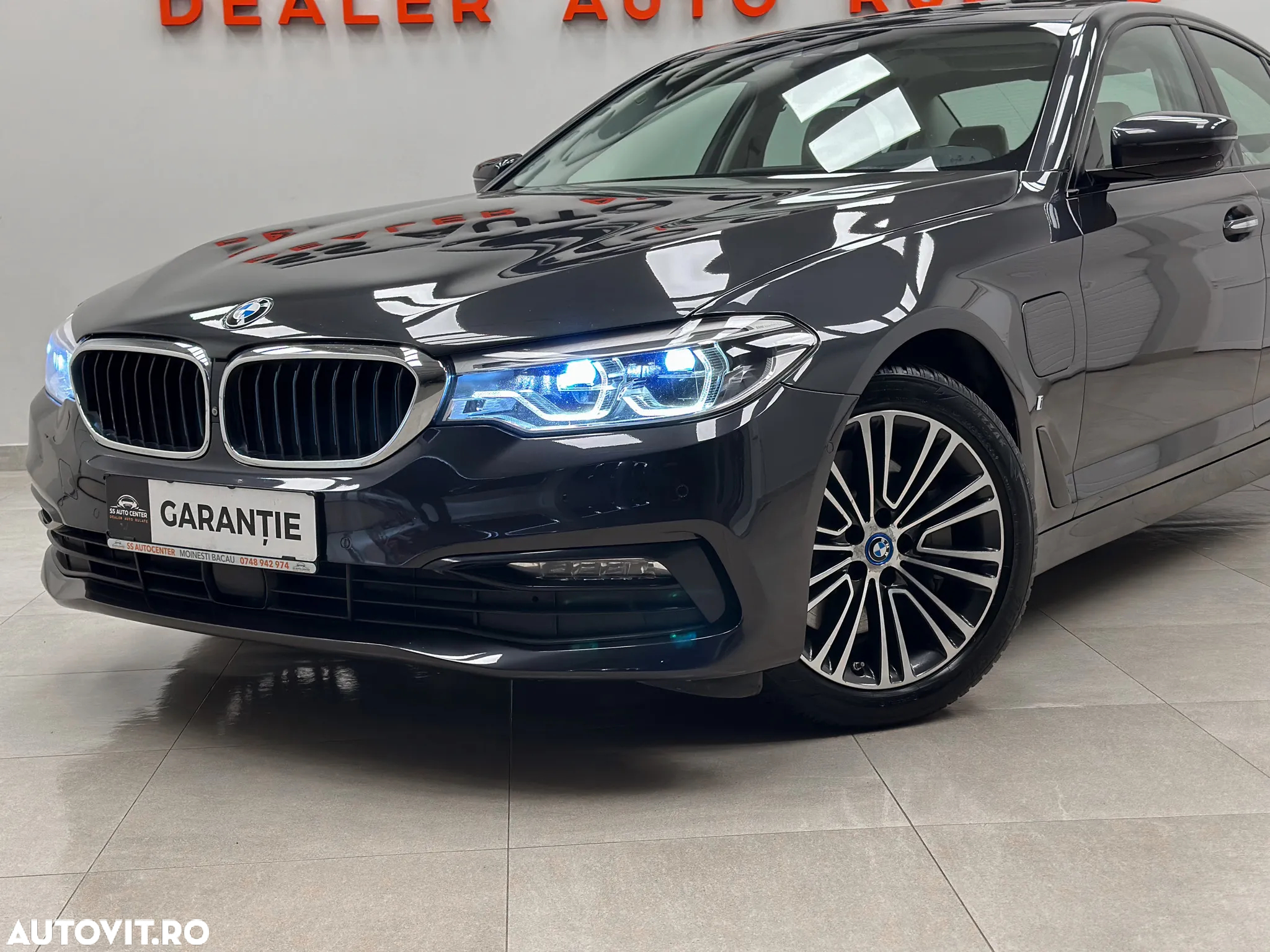 BMW Seria 5 530e Aut. Sport Line - 11