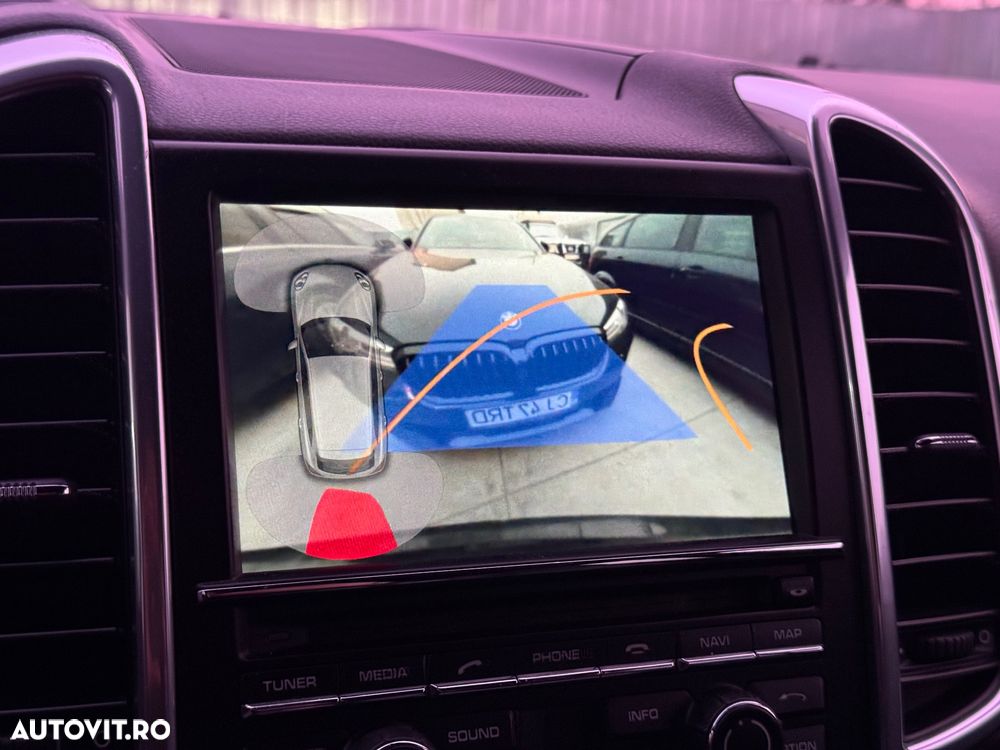 Porsche Cayenne Diesel Platinum Edition - 18