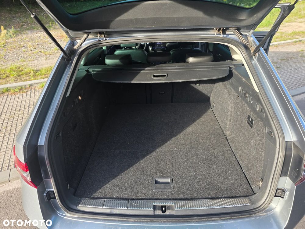 Skoda Superb 2.0 TDI 4x4 DSG L&K - 27